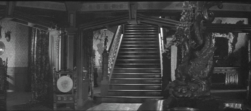 staircase-scenes-the-haunting1